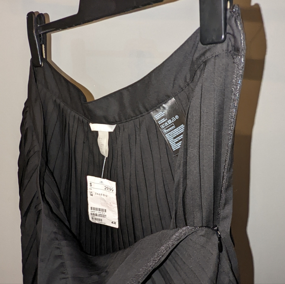 H&M - Picture 3 of 3